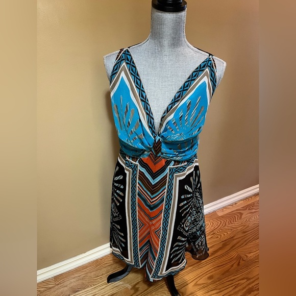 Le Chateau Dress - Picture 2 of 7